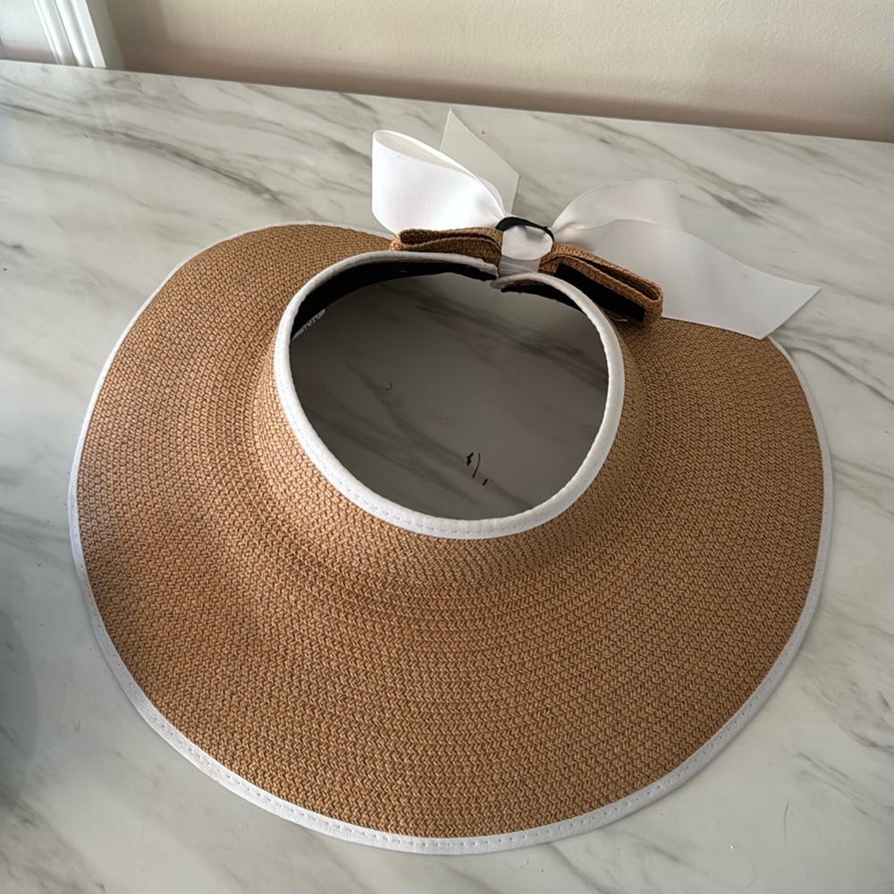 MSC roll up ribbon visor never worn